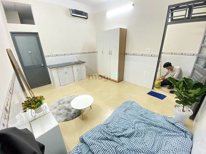 Hình ảnh CHDV có ban công đầy đủ tiện nghi ngay chợ phạm văn bạch