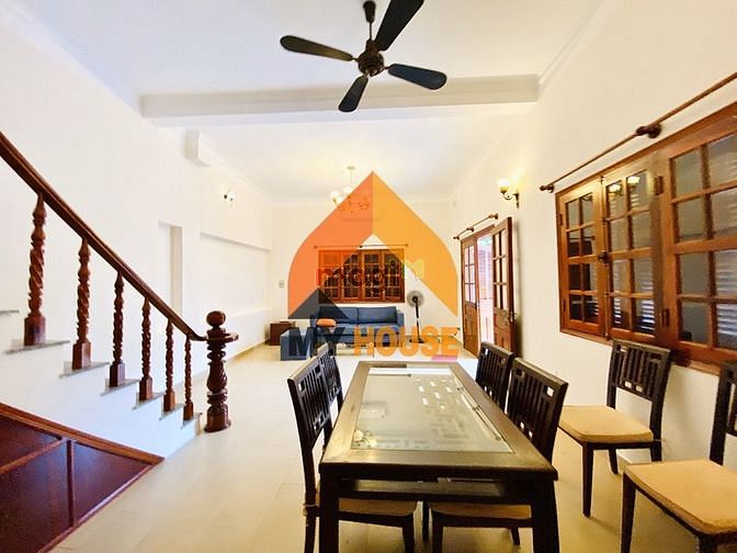 Hình ảnh Cho thuê Villa kiến trúc cổ xưa của Pháp giữa lòng Quận 2