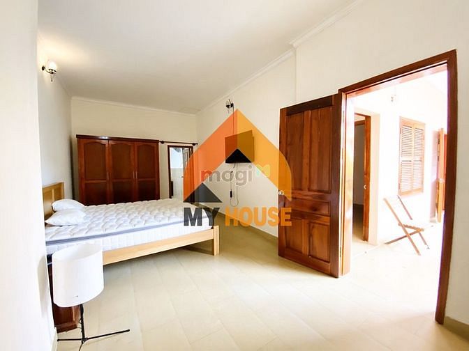 Hình ảnh Cho thuê Villa kiến trúc cổ xưa của Pháp giữa lòng Quận 2
