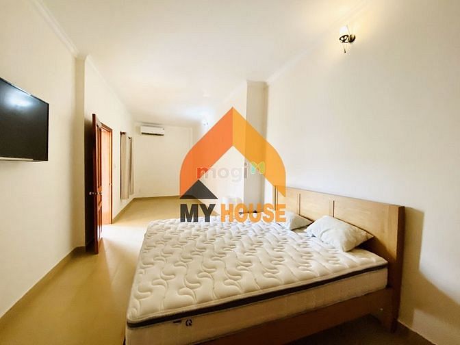 Hình ảnh Cho thuê Villa kiến trúc cổ xưa của Pháp giữa lòng Quận 2