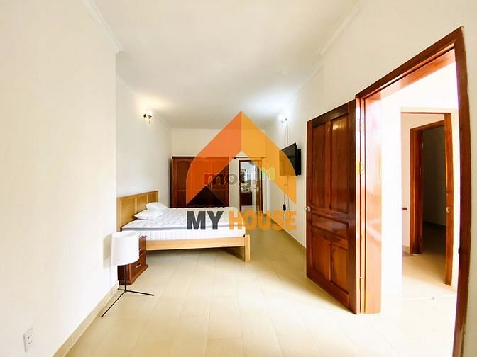 Hình ảnh Cho thuê Villa kiến trúc cổ xưa của Pháp giữa lòng Quận 2
