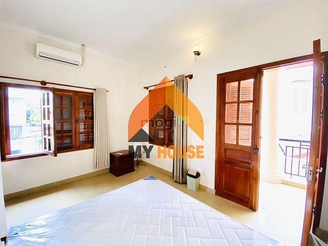 Hình ảnh Cho thuê Villa kiến trúc cổ xưa của Pháp giữa lòng Quận 2