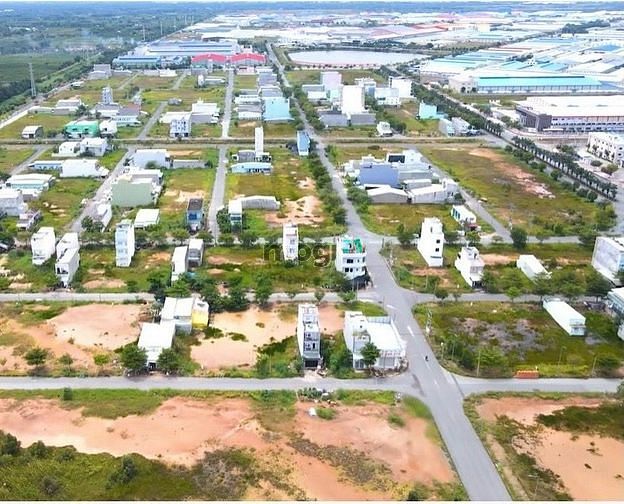 Hình ảnh Vợ chồng tôi sang gấp lô đất Bình Chánh-TP Hồ Chí Minh-KDC Bệnh Viện C