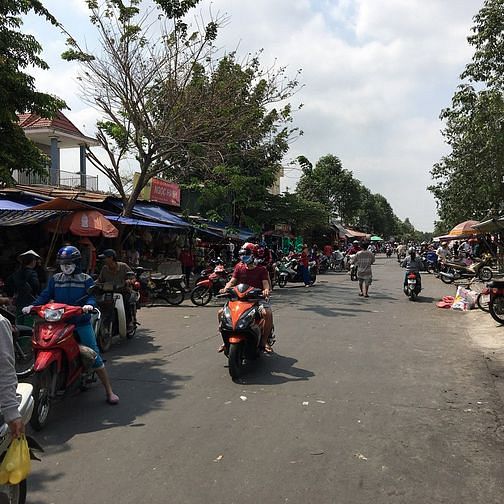 Hình ảnh Kẹt tiền bán Lô 300m2 MT đường thông chợ Đầu Mối BD