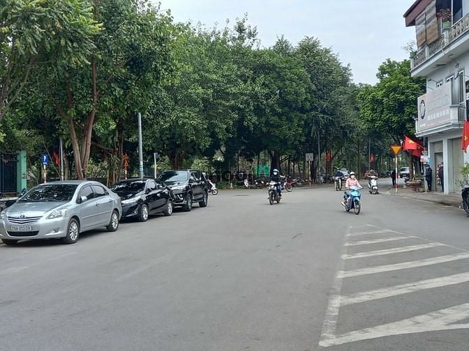 Hình ảnh Bán đất đẹp kinh doanh đỉnh mặt phố Việt Hưng, Long Biên , Hà Nội.