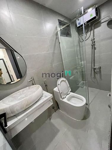 Hình ảnh 2 tầng đúc, có 2 phòng ngủ, 2WC, rẻ đẹp MẶT TIỀN Hồng Bàng