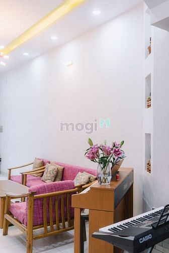 Hình ảnh Cho thuê nhà hẻm 8m ngay chợ Phường 10, Quận 10
