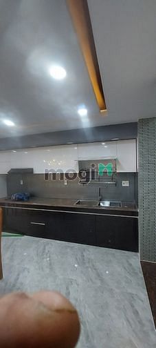 Hình ảnh Bán căn mặt tiền Phạm Vane Chiêu có thang máy 80m2 đất 320m2 sử dụng