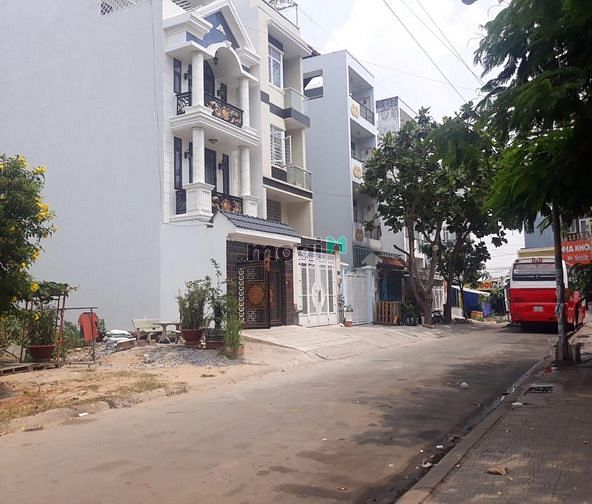 Hình ảnh Cần bán đất đối diện khu công nghiệp Lê Minh Xuân, SHR