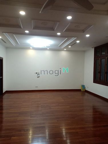 Hình ảnh Cho thuê biệt thự sân vườn Phạm văn đồng 600m2 Nhà mới đẹp