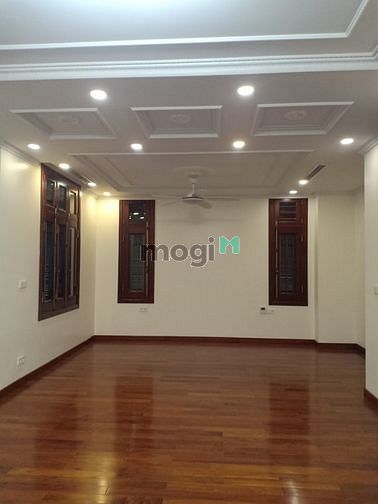 Hình ảnh Cho thuê biệt thự sân vườn Phạm văn đồng 600m2 Nhà mới đẹp