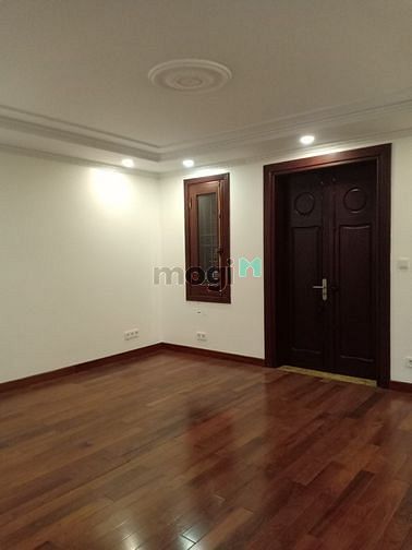 Hình ảnh Cho thuê biệt thự sân vườn Phạm văn đồng 600m2 Nhà mới đẹp