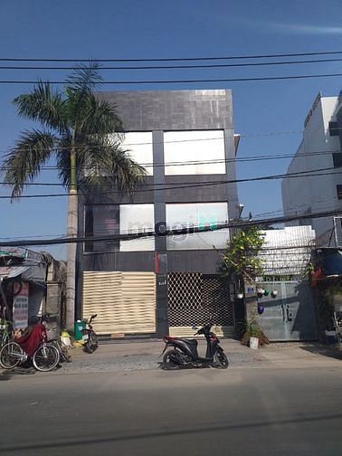 Hình ảnh cho thuê nhà gấp mặt tiền lê văn chí.
