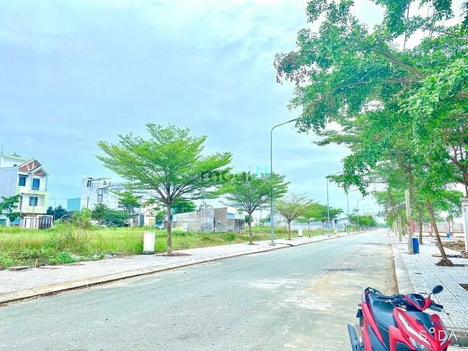 Hình ảnh Ngân hàng HT thanh lý 9 lô đất MT KDC Tân Đô Hương Sen, giá 15tr/m2
