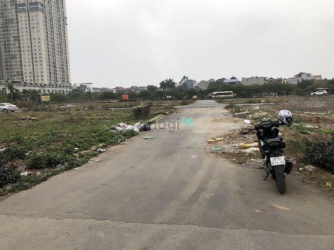 Hình ảnh Bán đất sổ đỏ chính chủ cổng trào Nam An Khánh
