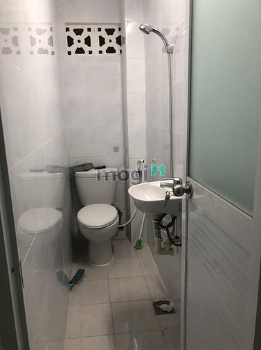 Hình ảnh Cho thuê nhà sạch sẽ hẻm Hoà Hảo 4pn 3wc giá chỉ 14tr