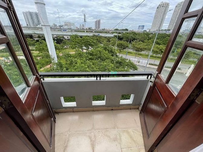 Hình ảnh Mb6623 nạp rút nhanh chóng Ban công view cầu Sài Gòn Giá rẻ đẹp 😍