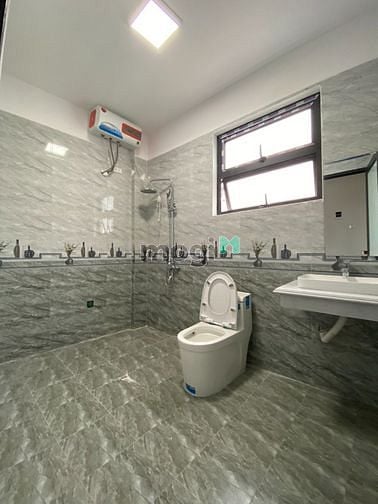 Hình ảnh Bán Nhà 5 Tầng, Ngõ Thông, Lô Góc, Ngõ 197 Phúc Lợi - 3 Tỷ.
