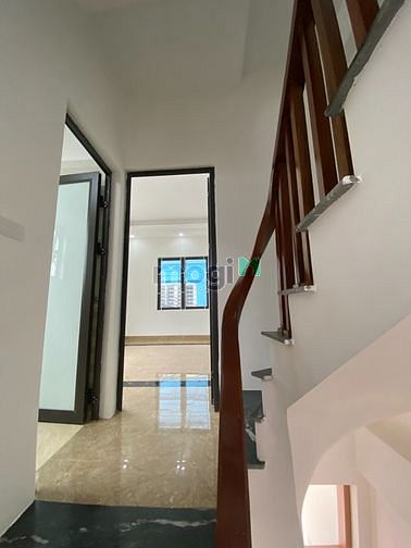 Hình ảnh Bán Nhà 5 Tầng, Ngõ Thông, Lô Góc, Ngõ 197 Phúc Lợi - 3 Tỷ.