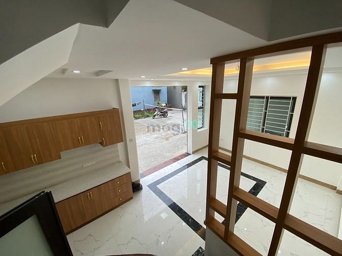 Hình ảnh Bán Nhà 5 Tầng, Ngõ Thông, Lô Góc, Ngõ 197 Phúc Lợi - 3 Tỷ.