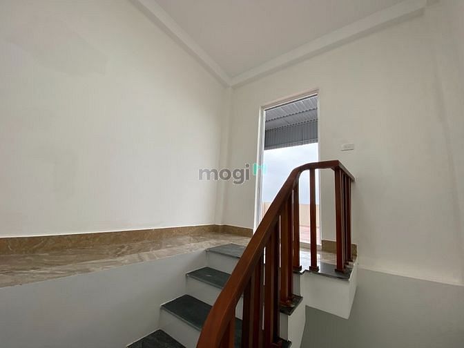 Hình ảnh Bán Nhà 5 Tầng, Ngõ Thông, Lô Góc, Ngõ 197 Phúc Lợi - 3 Tỷ.