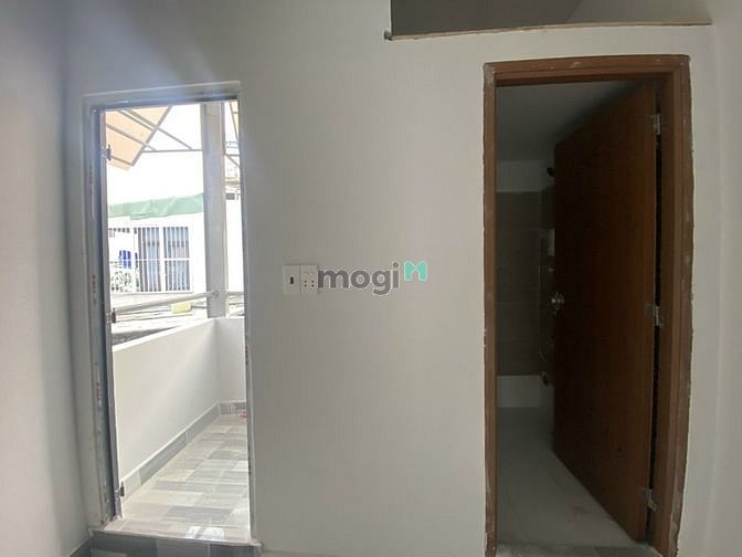 Hình ảnh Phòng mới xây Ban công Bàn Cờ Quận 3