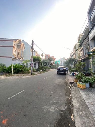 Hình ảnh Đất biệt thự góc 2MT đường 31 khu Tên Lửa, 8x20m, giá 16.5 tỷ.
