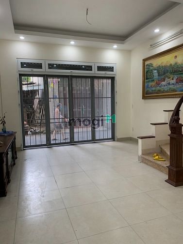 Hình ảnh Cần bán nhà 2 mặt thoáng 4 tầng tại phố Ái Mộ, Bồ Đề, Long Biên, ô tô