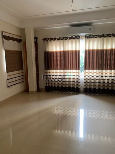 Hình ảnh Cần bán nhà 2 mặt thoáng 4 tầng tại phố Ái Mộ, Bồ Đề, Long Biên, ô tô