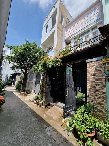 Hình ảnh HXH Tô Ký 2 tầng 3 PN 65m2 chỉ 3.6 tỷ
