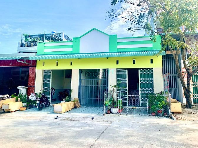 Hình ảnh Sang dãy trọ 300m2,khu dân cư,8p và 2 nhà.SHR