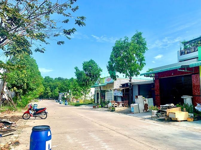 Hình ảnh Sang dãy trọ 300m2,khu dân cư,8p và 2 nhà.SHR