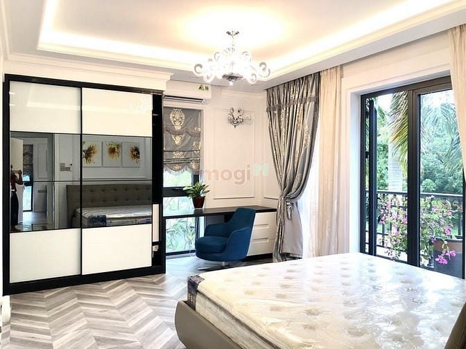 Hình ảnh Biệt thự compoud xịn xò Phú Gia, PMH, góc 3 mặt, sân vườn 400m2