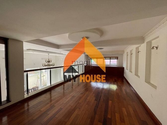 Hình ảnh VILLA sân vườn xinh lung linh TT THẢO ĐIỀN 250M2