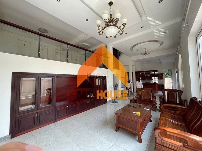 Hình ảnh VILLA sân vườn xinh lung linh TT THẢO ĐIỀN 250M2
