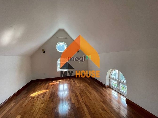 Hình ảnh VILLA sân vườn xinh lung linh TT THẢO ĐIỀN 250M2