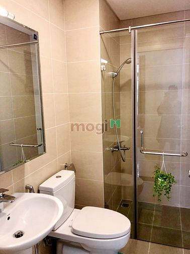 Hình ảnh Cho thuê 2 phòng ngủ, dt 77m2, đủ nội thất, tầng cao có sân vườn