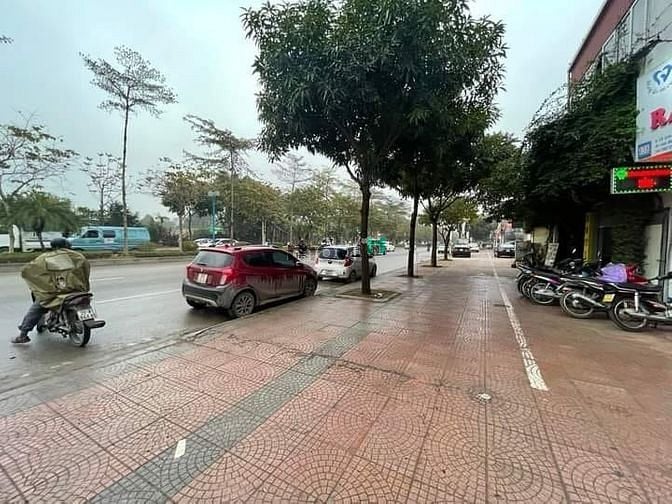 Hình ảnh Mặt phố - Nhỏ tiền - Vỉa hè to - Bán đất Cổ Linh , Long Biên, KD đỉnh