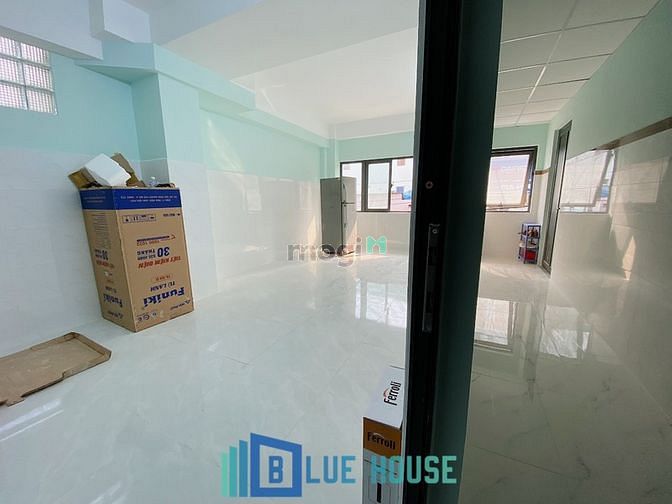 Hình ảnh Studio_ Cửa sổ mặt tiền lớn_ Thơm phức mùi sơn_ Gần Vườn Lài