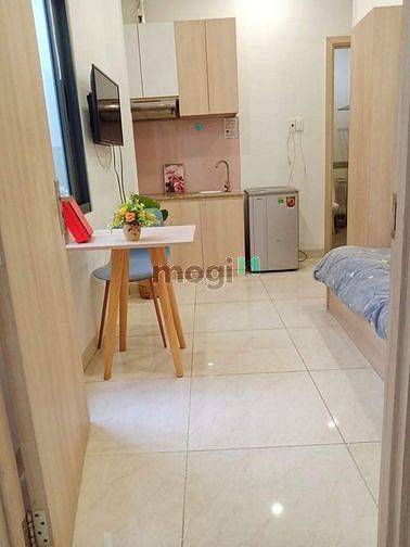 Hình ảnh CHDV full nội thất có cửa sổ trung tâm Quận 10