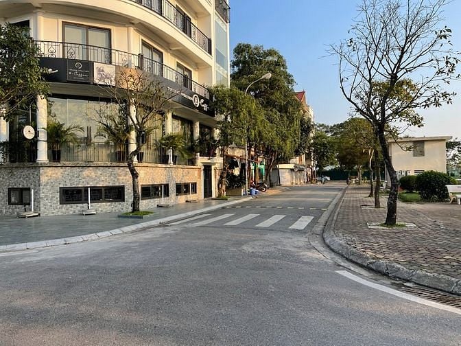 Hình ảnh Bán gấp trước tết mảnh đất 100m, lô góc 2 mặt tiền, view vườn hoa.