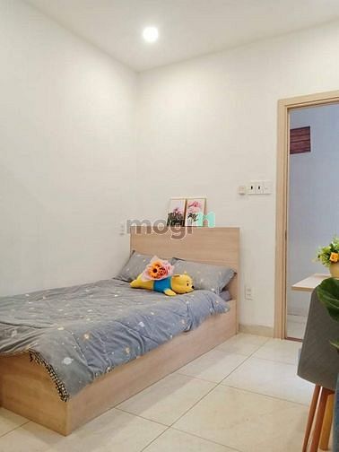 Hình ảnh CHDV full nội thất có cửa sổ trung tâm Quận 10