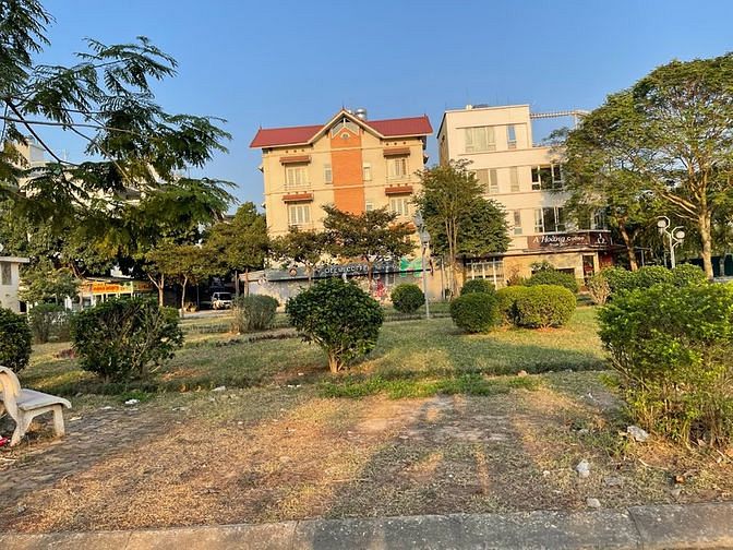 Hình ảnh Bán gấp trước tết mảnh đất 100m, lô góc 2 mặt tiền, view vườn hoa.