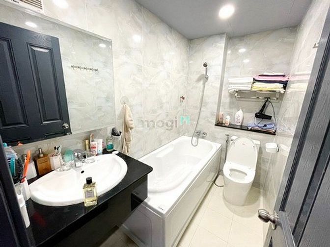 Hình ảnh Bán nhà 2 Lầu ST , Hẽm xe hơi đường Trần Xuân Soạn ,P.TH ,Quận 7