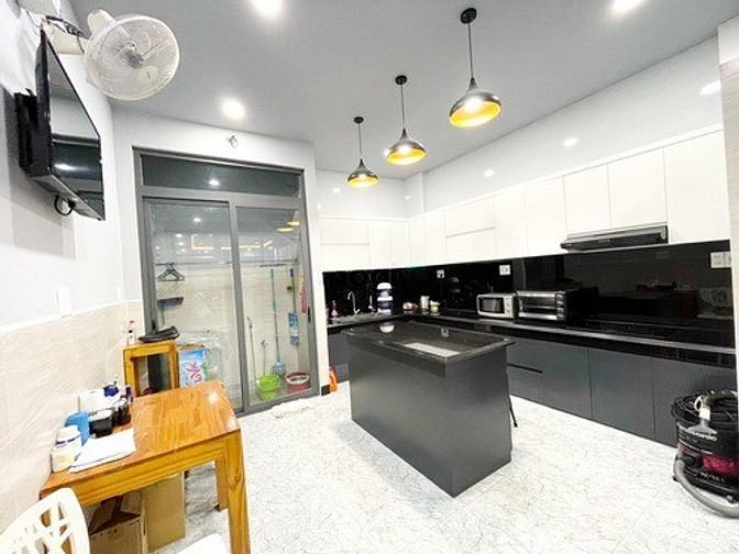 Hình ảnh Bán nhà 2 Lầu ST , Hẽm xe hơi đường Trần Xuân Soạn ,P.TH ,Quận 7