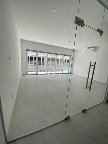 Hình ảnh Cho thuê Shophouse Saritown đã hoàn thiện, có thang máy.