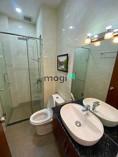 Hình ảnh Chốt Đơn Căn Hộ, Vị Trí Đẹp. Giá Cực Tốt. Có Thang Máy, Hầm Xe.