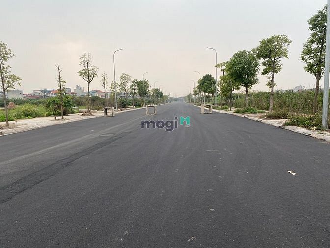 Hình ảnh Bán đất đấu giá Cự Khối, mặt đường 25m, căn góc 3 mặt thoáng, view hồ