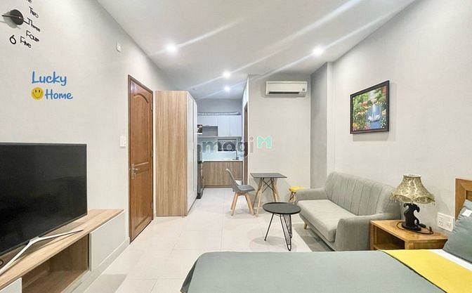 Hình ảnh Studio Cửa sổ giếng trời cao cấp gần Landmark81