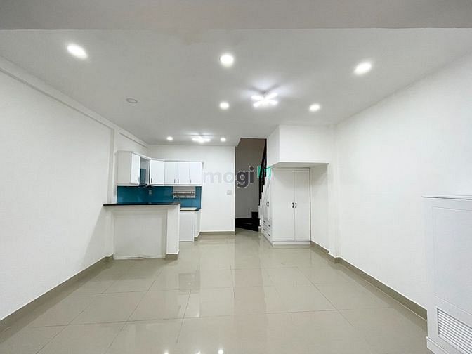 Hình ảnh Cho thuê nhà mặt tiền Trần Quang Diệu p14 Quận 3 .